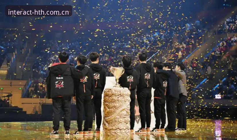 华体会2025更新 华体会2025更新如何重新定义互动边界?——当足球预测遇上电竞数据,哪种赛道更适合你?